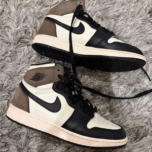 women’s nike air jordan mochas boys 5.5=womens 7.5